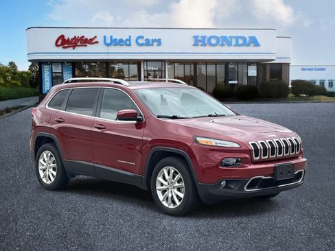 Used 2017 Jeep Cherokee Limited w/ Trailer Tow Group image 7