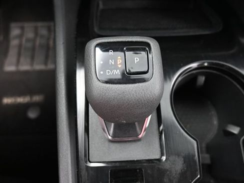 Used 2024 Nissan Rogue SV FWD image 20