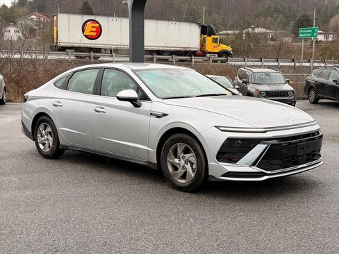 Used 2025 Hyundai Sonata SE image 14