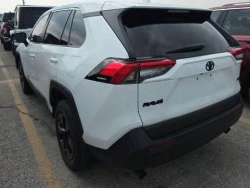 Used 2024 Toyota RAV4 LE FWD image 4