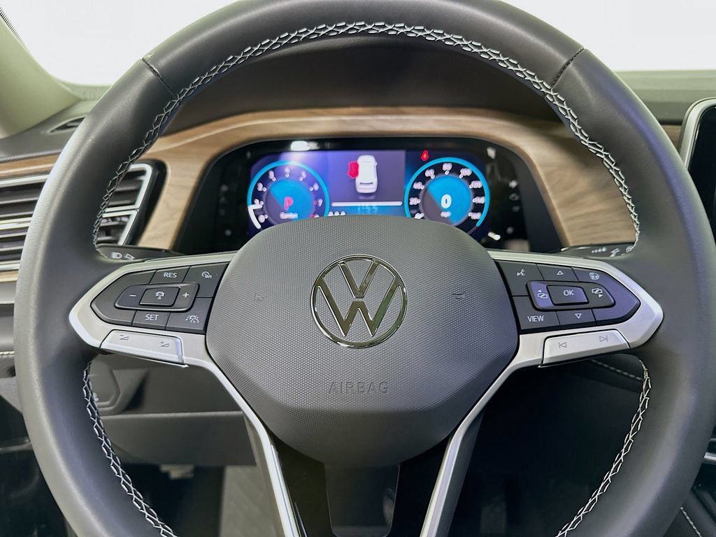 Used 2026 Volkswagen Atlas SE w/ Panoramic Sunroof Package FWD image 18