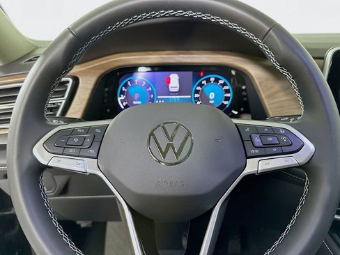 Used 2026 Volkswagen Atlas SE w/ Panoramic Sunroof Package FWD image 18