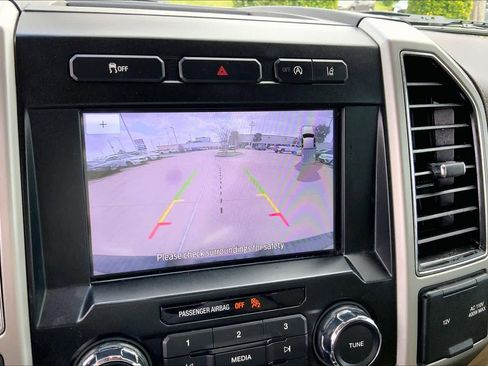 Used 2020 Ford F150 Lariat w/ Equipment Group 501A Mid image 25