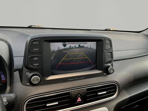 Used 2021 Hyundai Kona Limited FWD image 13