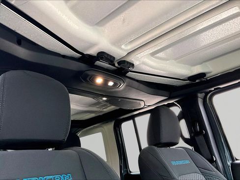 Used 2024 Jeep Wrangler Unlimited Rubicon 4xe w/ Convenience Group AWD/4WD image 17