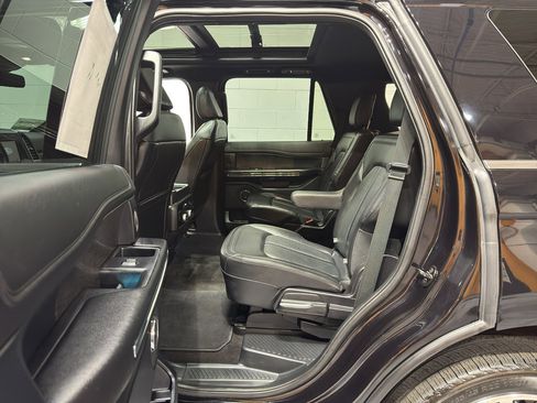 Used 2021 Ford Expedition Limited image 12