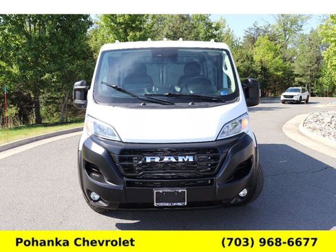 Used 2025 RAM ProMaster 2500 w/ Convenience Group FWD image 2