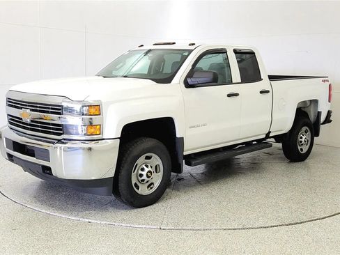 Used 2018 Chevrolet Silverado 2500 W/T w/ WT Convenience Package AWD/4WD image 3