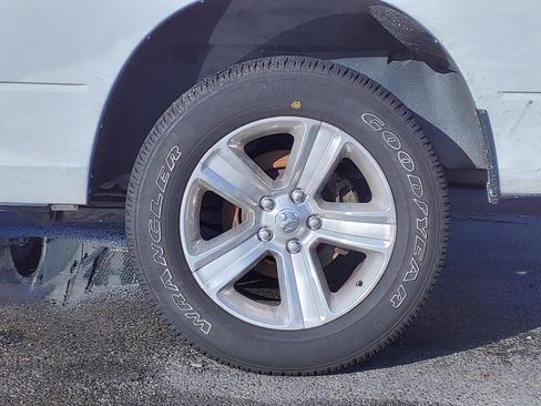 Used 2015 RAM 1500 Express image 4