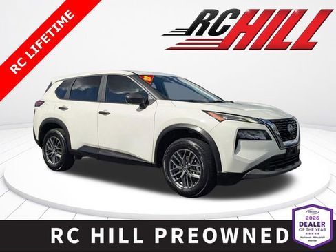 Used 2022 Nissan Rogue S image 1