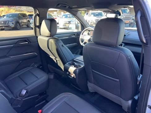 Used 2024 GMC Acadia Elevation FWD image 27