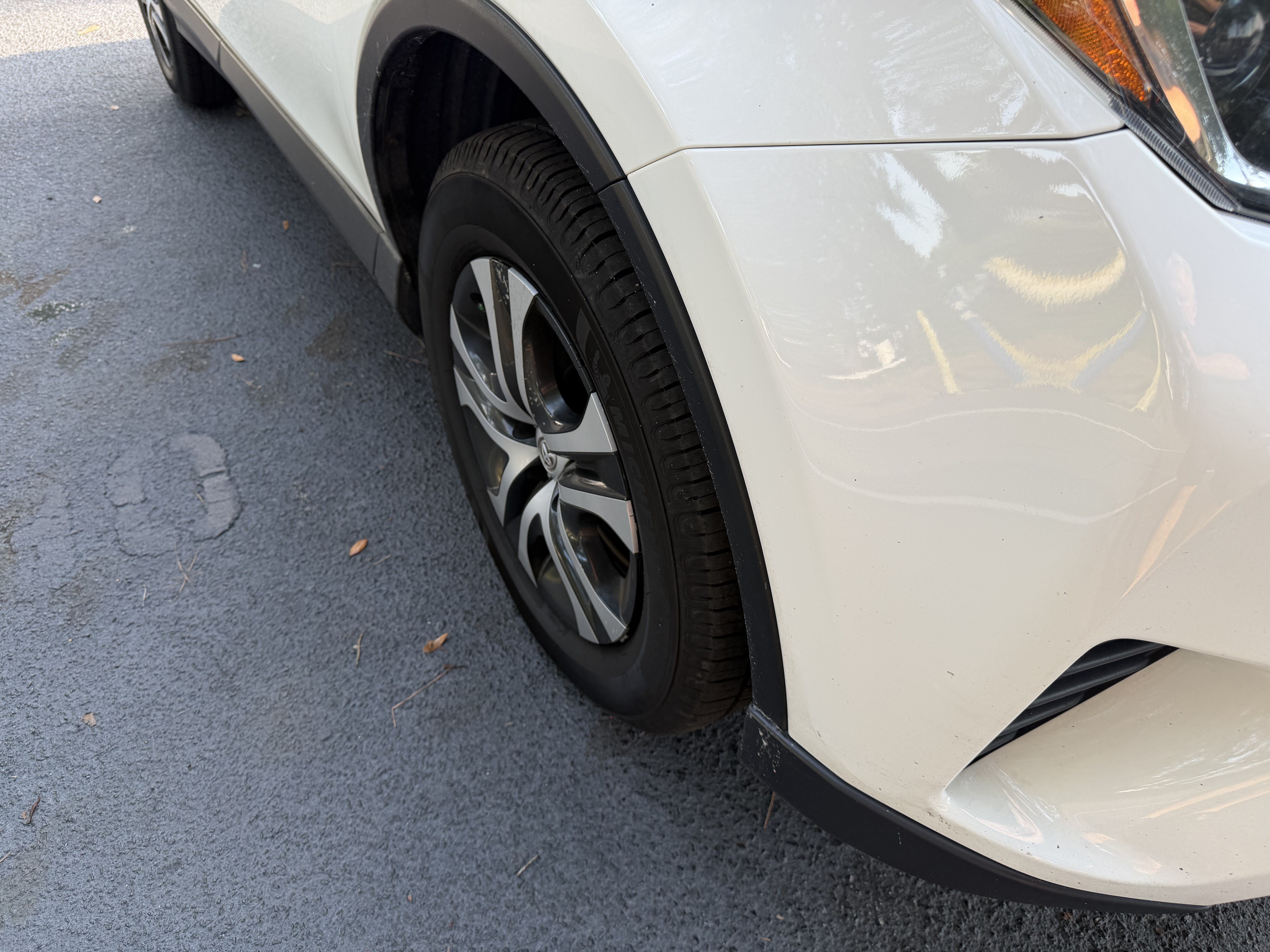 Used 2017 Toyota RAV4 LE FWD image 11