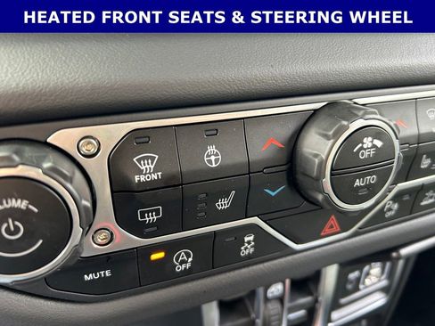 Used 2025 Jeep Gladiator Mojave AWD/4WD image 5