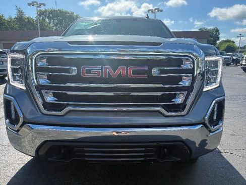 Used 2022 GMC Sierra 1500 SLT w/ X31 Off-Road Package AWD/4WD image 4