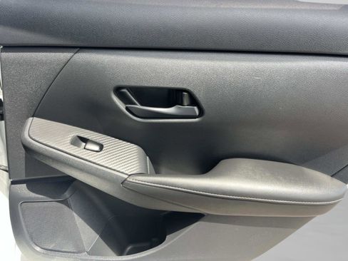 Used 2024 Nissan Sentra S FWD image 17