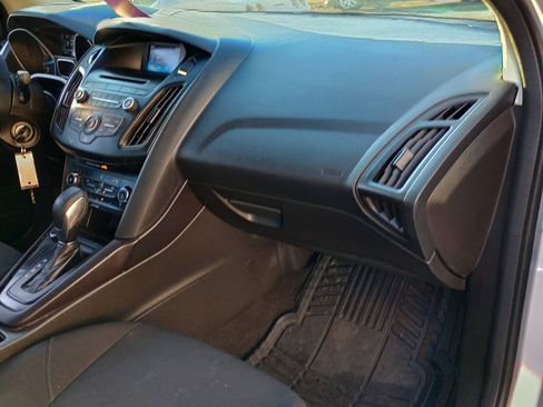 Used 2017 Ford Focus SE image 20