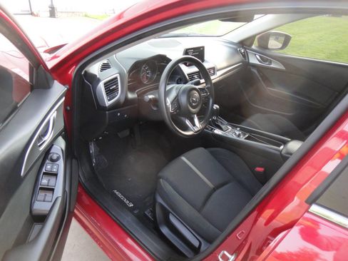 Used 2017 MAZDA MAZDA3 Sport w/ Preferred Equipment Package FWD image 23