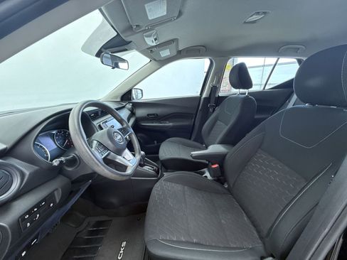 Used 2022 Nissan Kicks S image 11