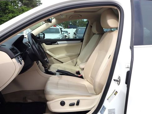 Used 2013 Volkswagen Passat TDI SE FWD image 12