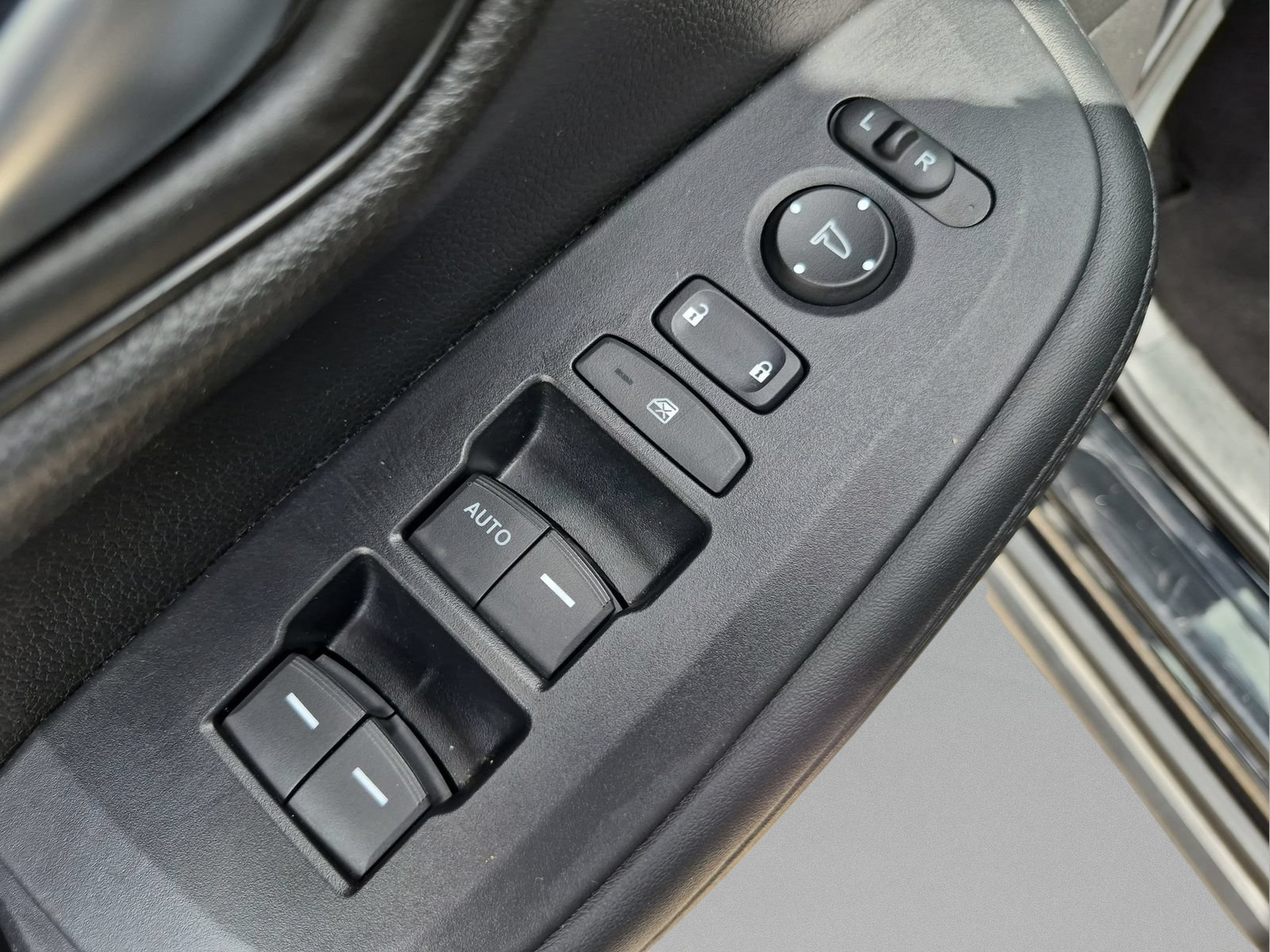 Certified 2025 Honda HR-V LX image 16