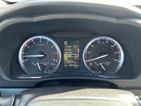 Used 2019 Toyota Highlander XLE AWD/4WD image 15