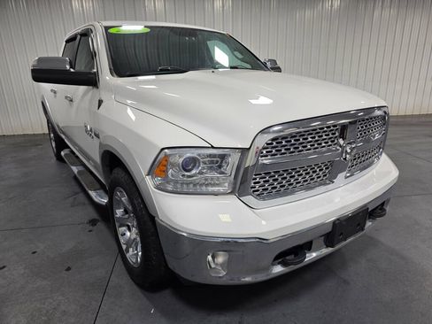 Used 2017 RAM 1500 Laramie AWD/4WD image 2