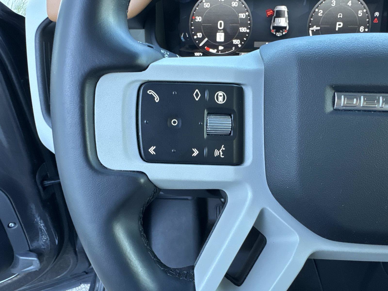 Certified 2024 Land Rover Defender 110 SE AWD/4WD image 31