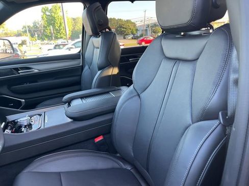 New 2026 Jeep Grand Wagoneer Limited AWD/4WD image 8