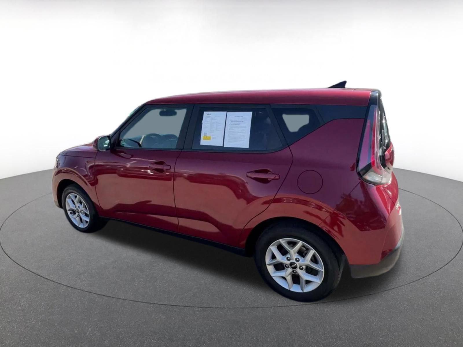 Used 2025 Kia Soul LX w/ LX Technology Package FWD image 9