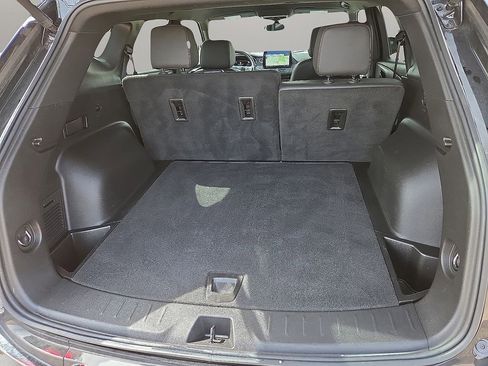 Used 2025 Chevrolet Blazer RS image 18