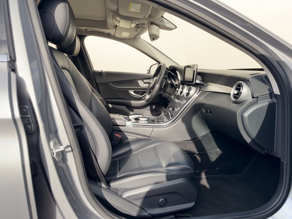 Used 2016 Mercedes-Benz C 300 4MATIC Sedan image 30