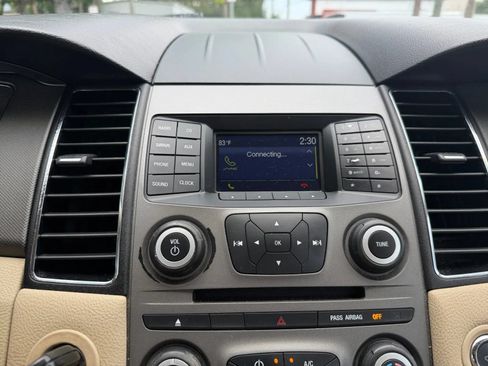 Used 2014 Ford Taurus SE FWD image 23