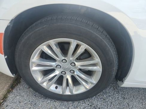 Used 2021 Chrysler 300 Touring L image 13