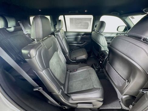 New 2025 Jeep Grand Cherokee L Laredo AWD/4WD image 29