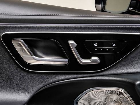 Used 2025 Mercedes-Benz E 350 Sedan image 43