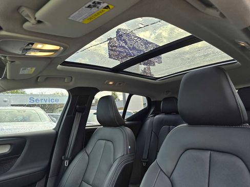 Used 2025 Volvo XC40 B5 Plus w/ Climate Package image 21