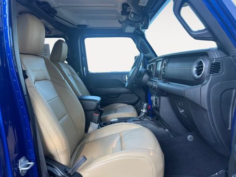 Used 2018 Jeep Wrangler Unlimited Sahara AWD/4WD image 15