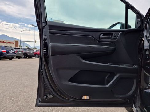 Used 2025 Honda Odyssey EX-L image 14
