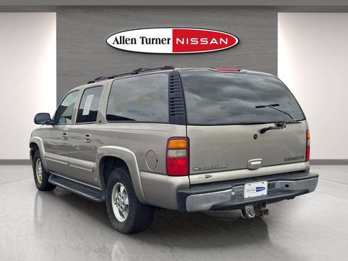 Used 2002 Chevrolet Suburban LT RWD image 8