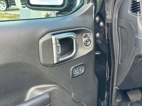 Certified 2024 Jeep Wrangler Unlimited Rubicon AWD/4WD image 17