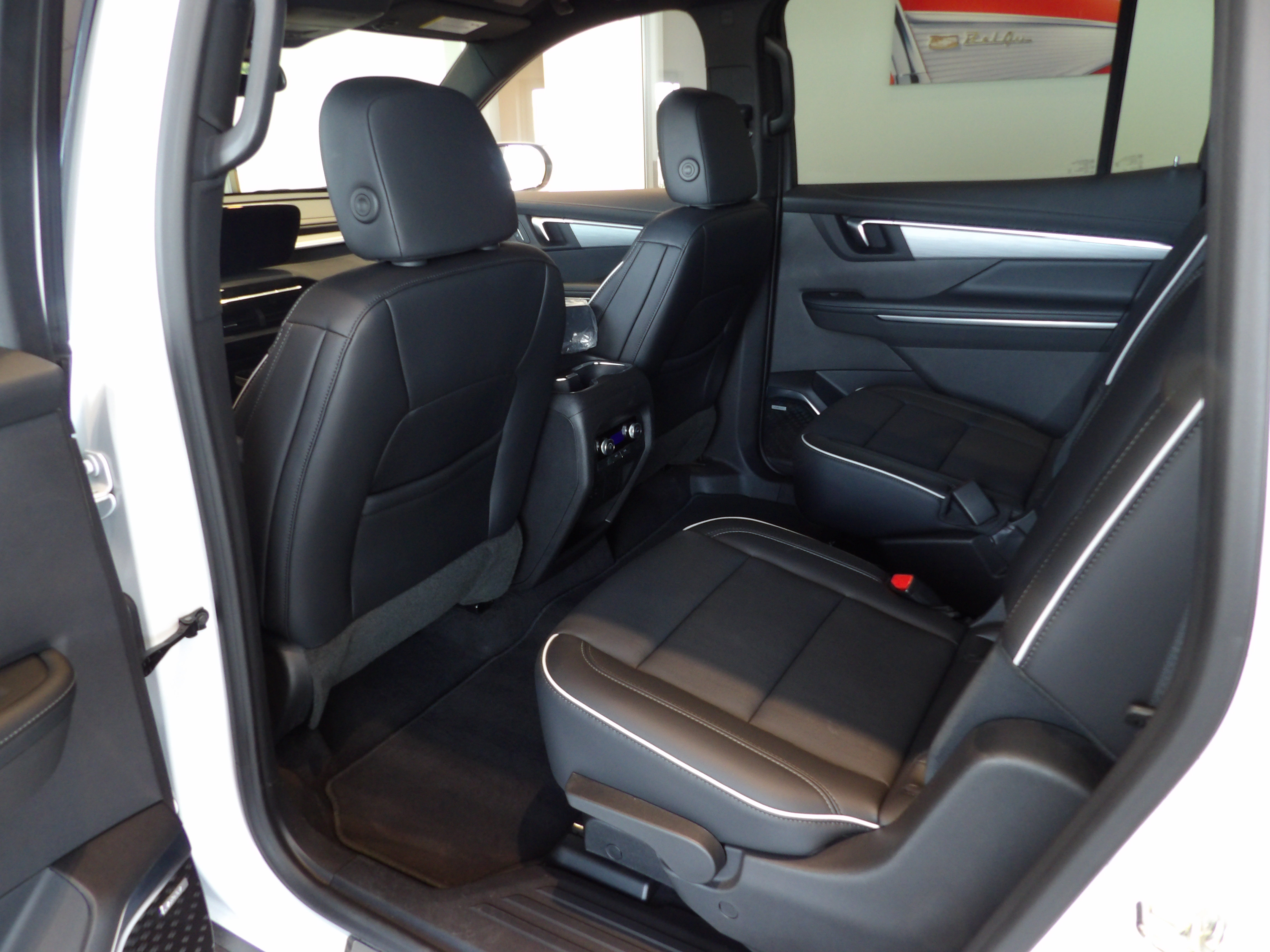 Used 2026 Buick Enclave Preferred AWD/4WD image 19