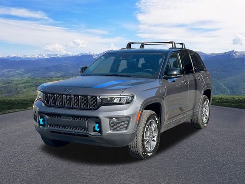 Used 2024 Jeep Grand Cherokee Trailhawk AWD/4WD image 1