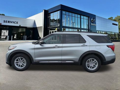 Used 2025 Ford Explorer Active w/ Active Comfort Package RWD image 7