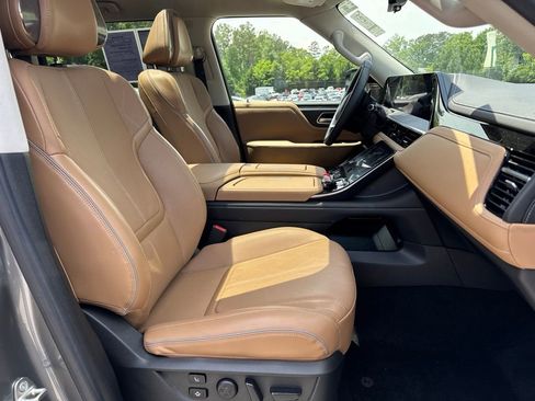 Used 2025 INFINITI QX80 Sensory AWD/4WD image 10