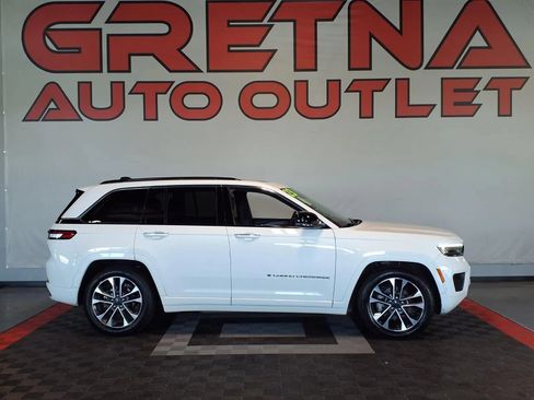 Used 2023 Jeep Grand Cherokee Overland w/ Luxury Tech Group IV AWD/4WD image 1