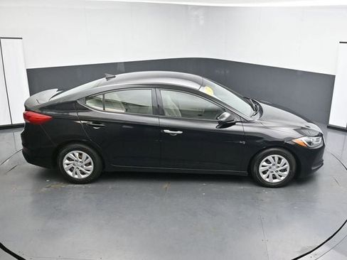 Used 2017 Hyundai Elantra SE image 26