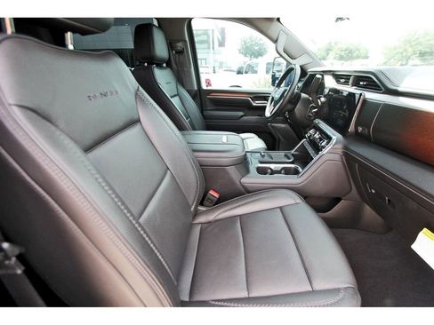 Used 2025 GMC Sierra 2500 Denali w/ Denali Reserve Package AWD/4WD image 11