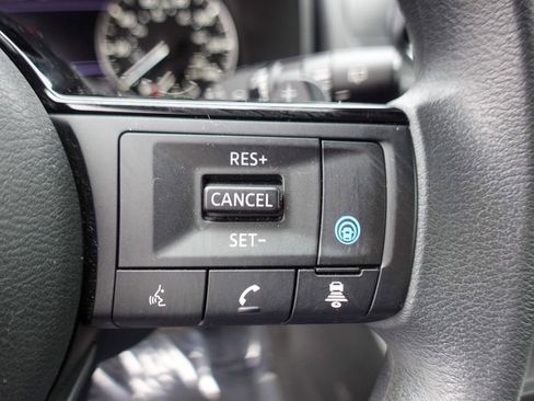 Used 2023 Nissan Rogue SV image 14