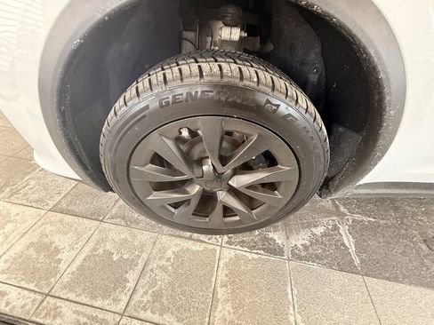 Used 2023 Tesla Model X image 42