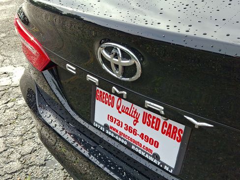 Used 2019 Toyota Camry LE FWD image 31